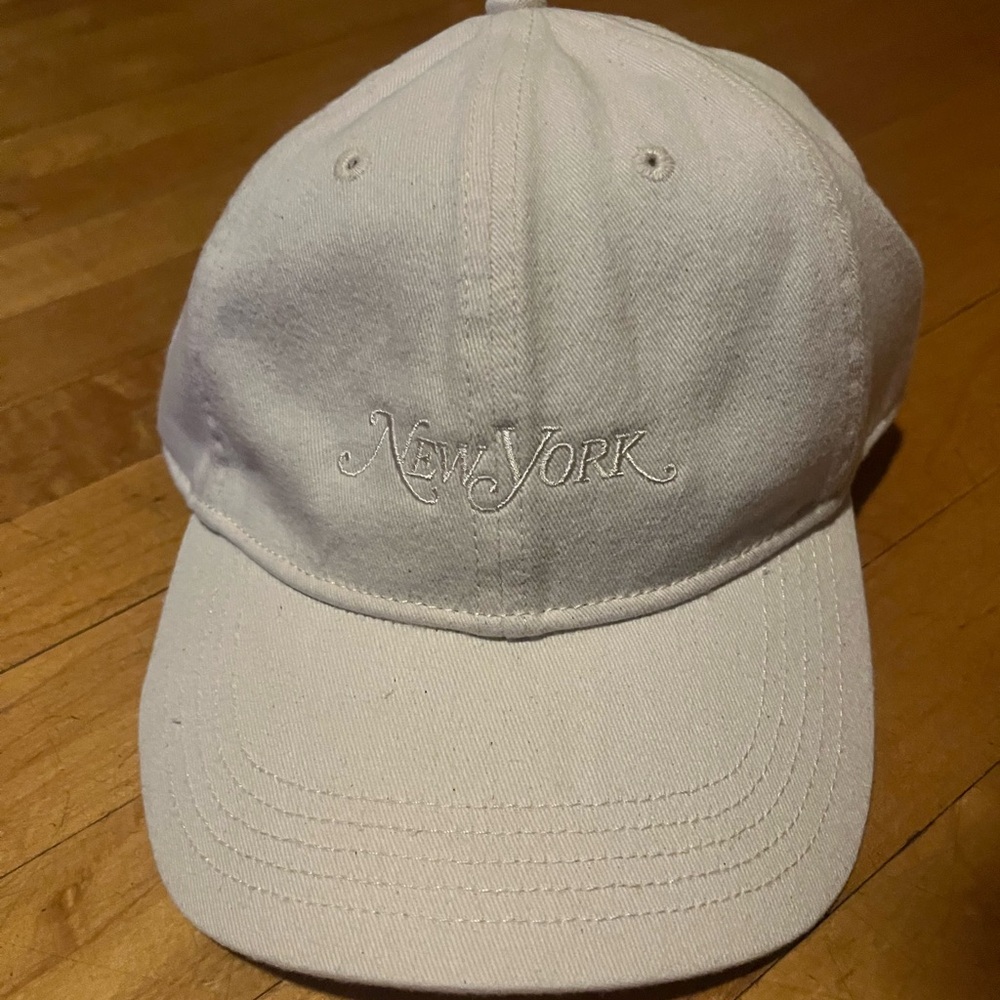 Madewell New York Embroidered Cap in cream Bnwt